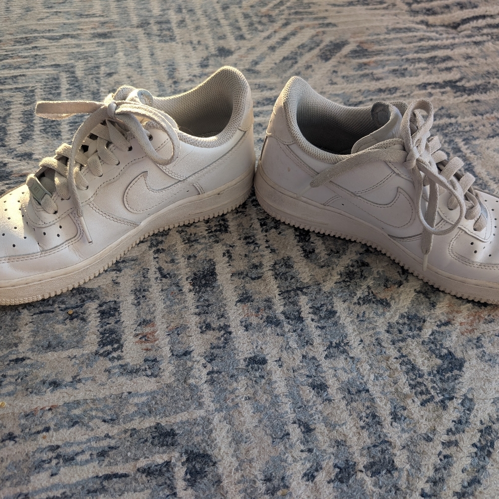 Nike Air Force 1 - Picture 3 of 4
